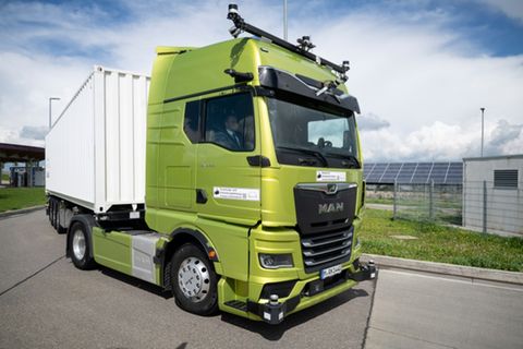 Ein Lkw