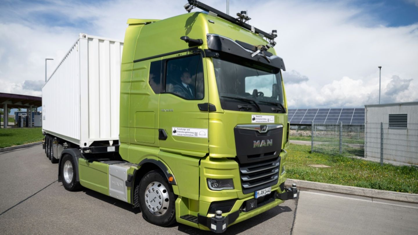 Ein Lkw