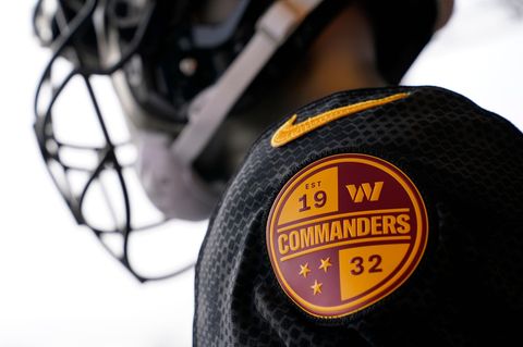 Ein Trikot der Washington Commanders