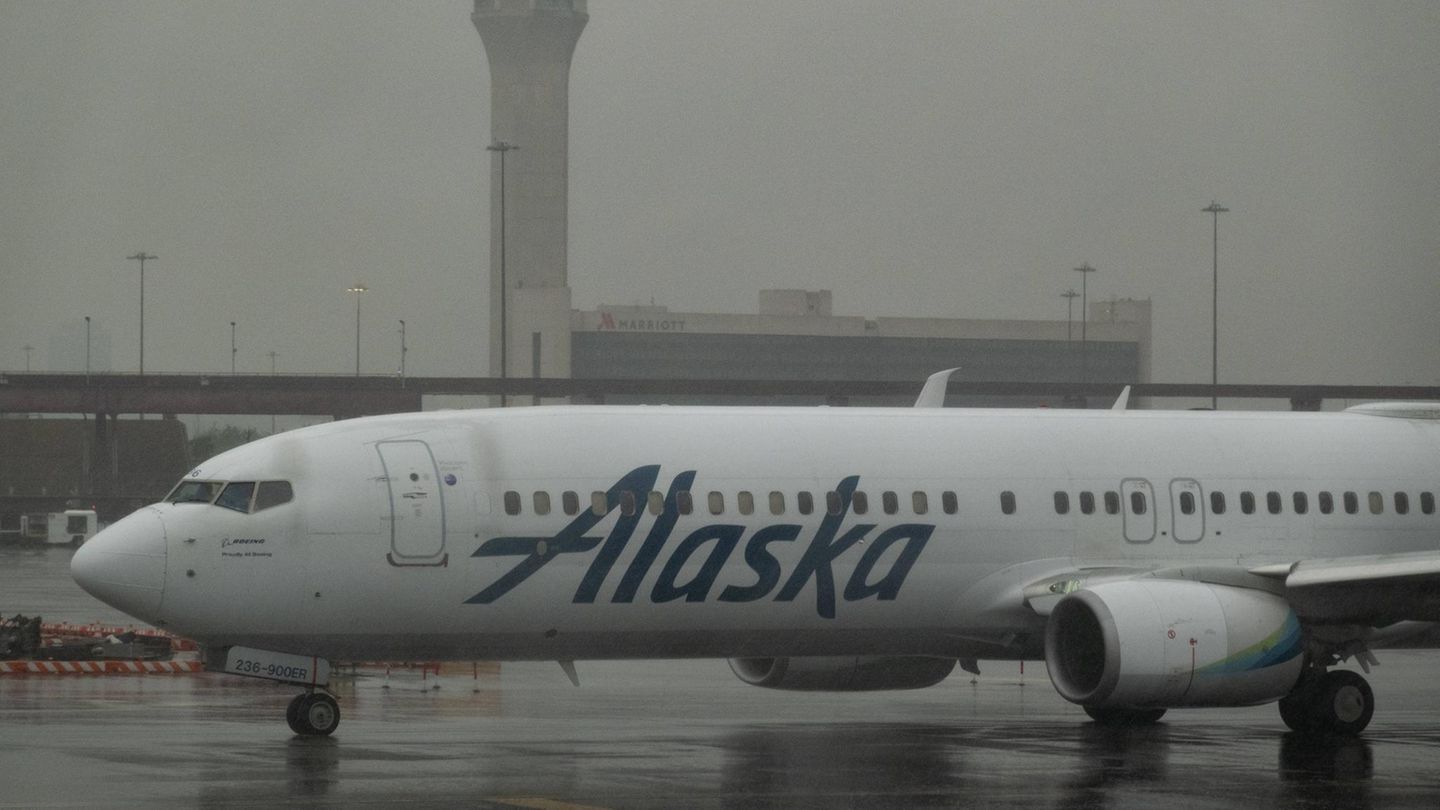 Alaska Airlines reports total failure because of a computer problem