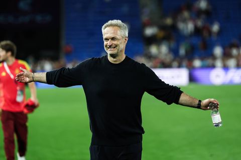 Christian Wück strahlt nach dem Sieg des deutschen Teams im EM-Viertelfinale gegen Frankreich