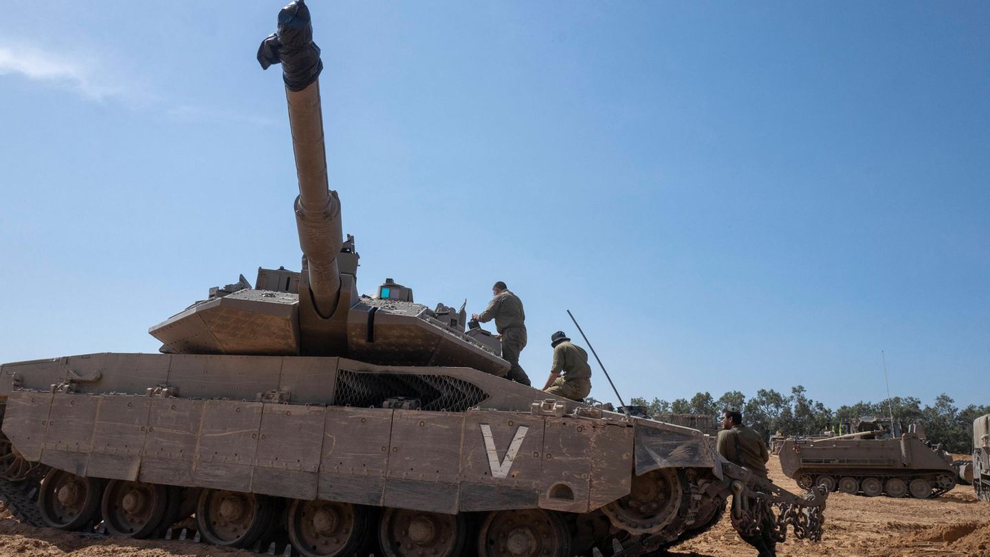 Gaza strip: Israel penetrates tanks again