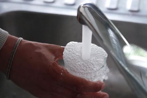 Gemeinde Bosau sucht neuen Mitarbeiter, der Wasserhähne aufdreht