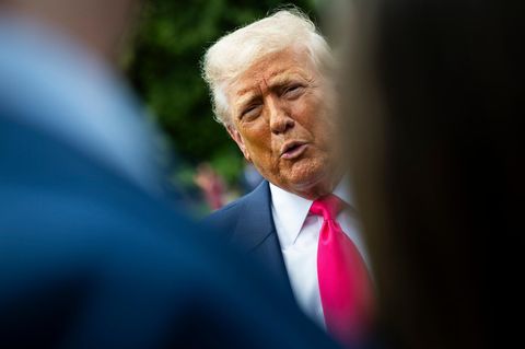 Bei einer Befragung von Chatbots schneidet US-Präsident Donald Trump nicht sonderlich gut ab. Die Republikaner wollen nun gegen die Chatbots vorgehen