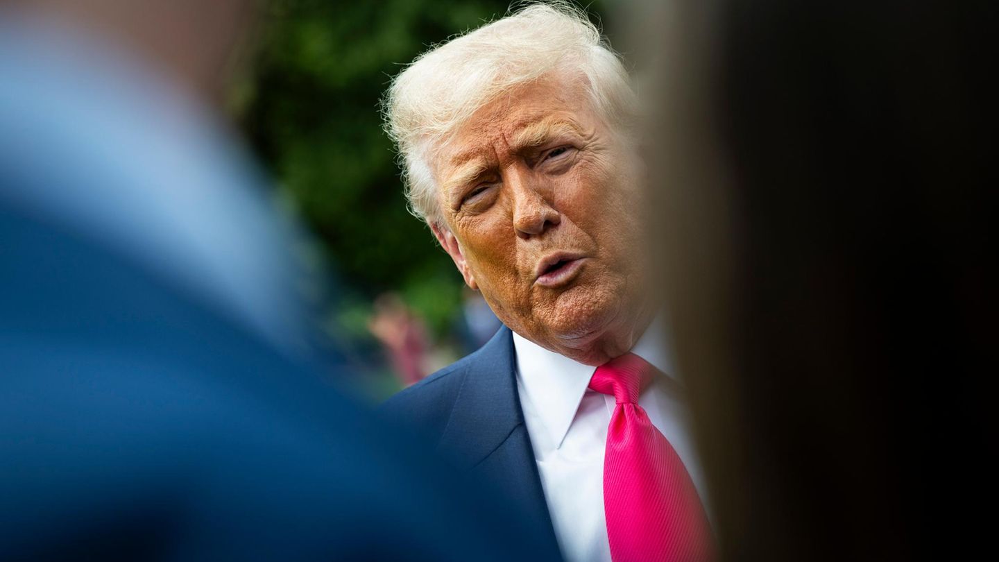 Bei einer Befragung von Chatbots schneidet US-Präsident Donald Trump nicht sonderlich gut ab. Die Republikaner wollen nun gegen die Chatbots vorgehen