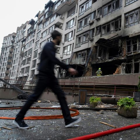 Destruction after Russian attack on Kyiv: Selenskyj calls for an immediate unconditional ceasefire