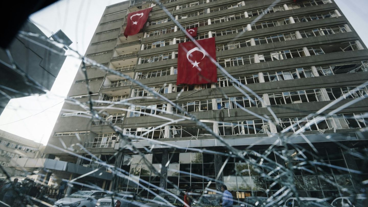 Zerstörung nach Putschversuch in der Türkei 2016