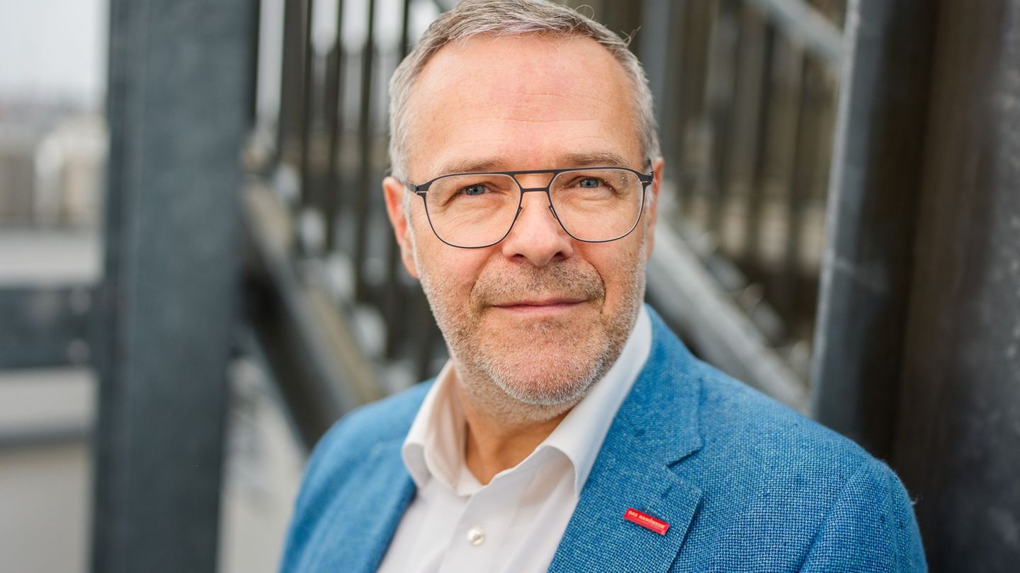 Services: President of the Crafts: Improve Service for Customers