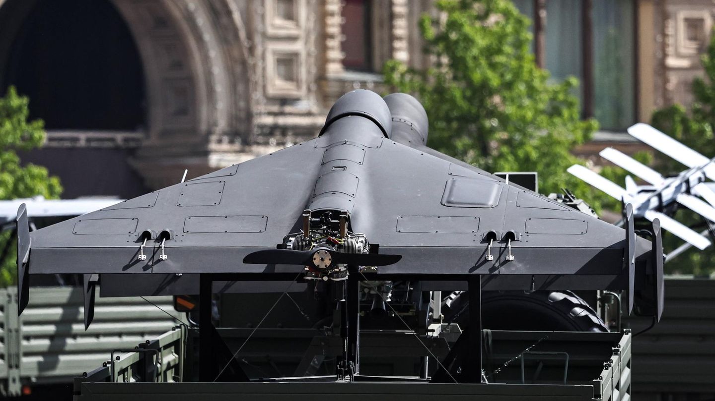 Russia: Teenagers work in drone factory – and become targeted