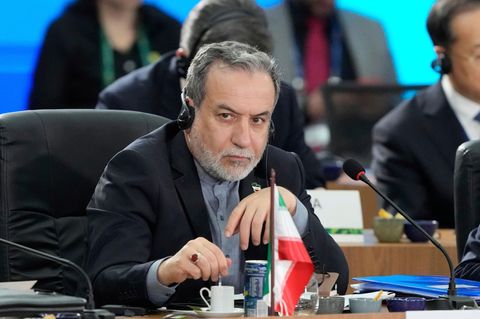 "Es ist eine Frage des Nationalstolzes", sagt Irans Außenminister Abbas Araghtschi über das Atomprogramm seines Landes