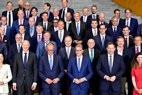 Gruppenfoto vom Treffen im Kanzleramt