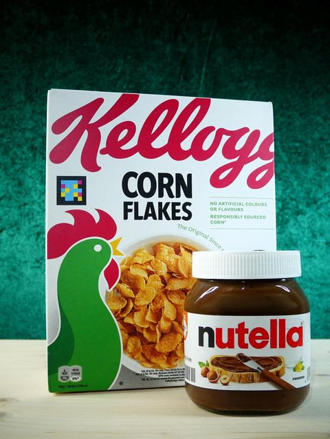 Nutella und Kelloggs stehen auf einem Tisch