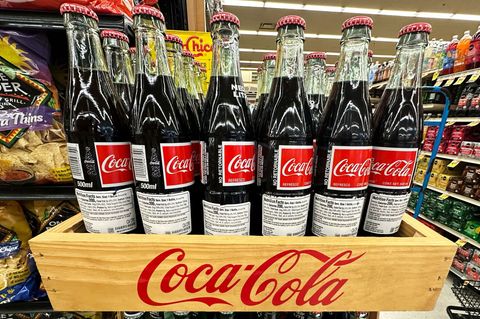 Coca Cola wird Maissirup nicht ersetzen, sondern eine neue Produktreihe mit Rohrzucker einführen