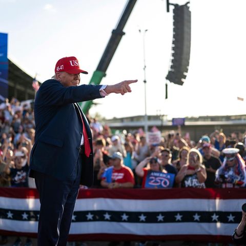 Donald Trump in front of his supporters at a rally