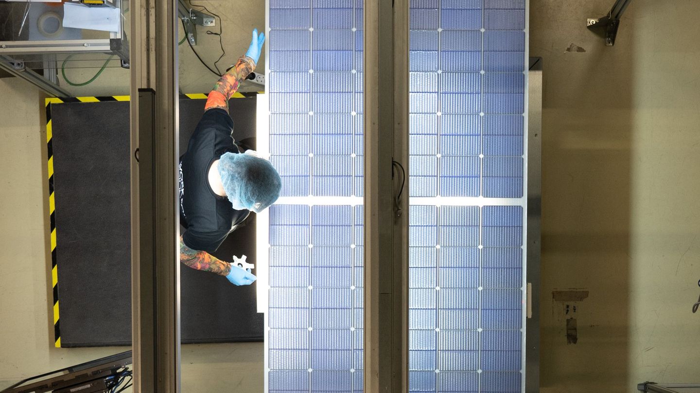 Crisis in solar industry: Insolvency administrator: Potential investors for Meyer Burger