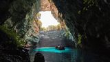 Die Melissani-Höhle, eine Tropfsteinhöhle