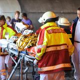 Rettungskräfte auf der Loveparade in Duisburg 2010