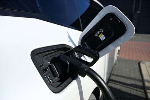 E-Auto beim Laden