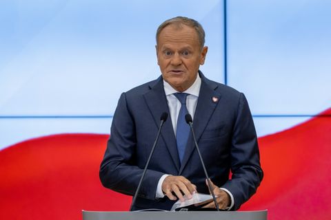 Tusk bei der Verkündung seines neuen Kabinetts