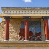 Die europäische Zivilisation hatte auf Kreta eine ihrer Wurzeln. Die Paläste in Knossos, Phaistos und Malia waren Zentren des ersten urbanen Lebens und faszinieren bis heute