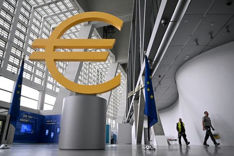 Euro-Zeichen im Besucherzentrum der EZB