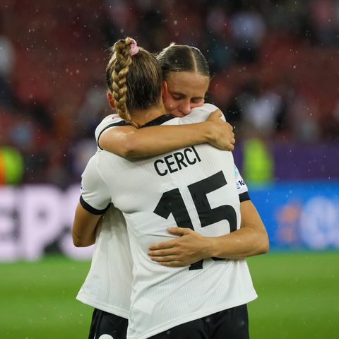 Klara Bühl and Selina Cerci embrace themselves after the game Germany against Spain