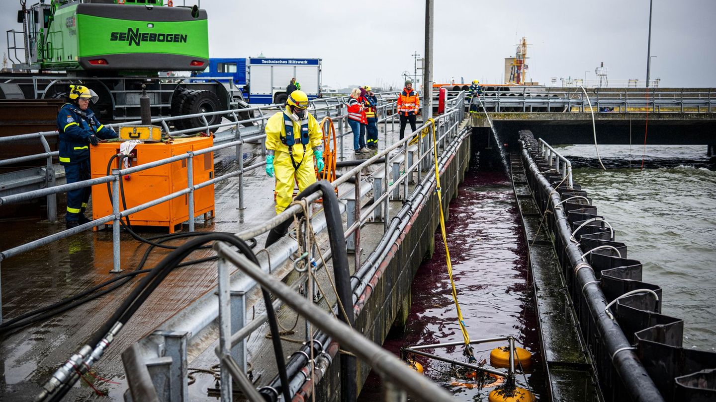Havariekommando-lfilm-im-Hafen-Havariekommando-weiter-im-Einsatz