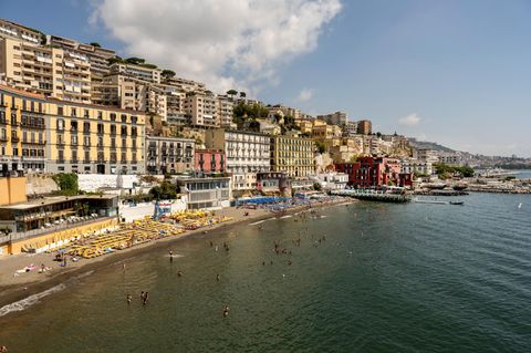 Panorama der Bucht von Posillipo in Italien
