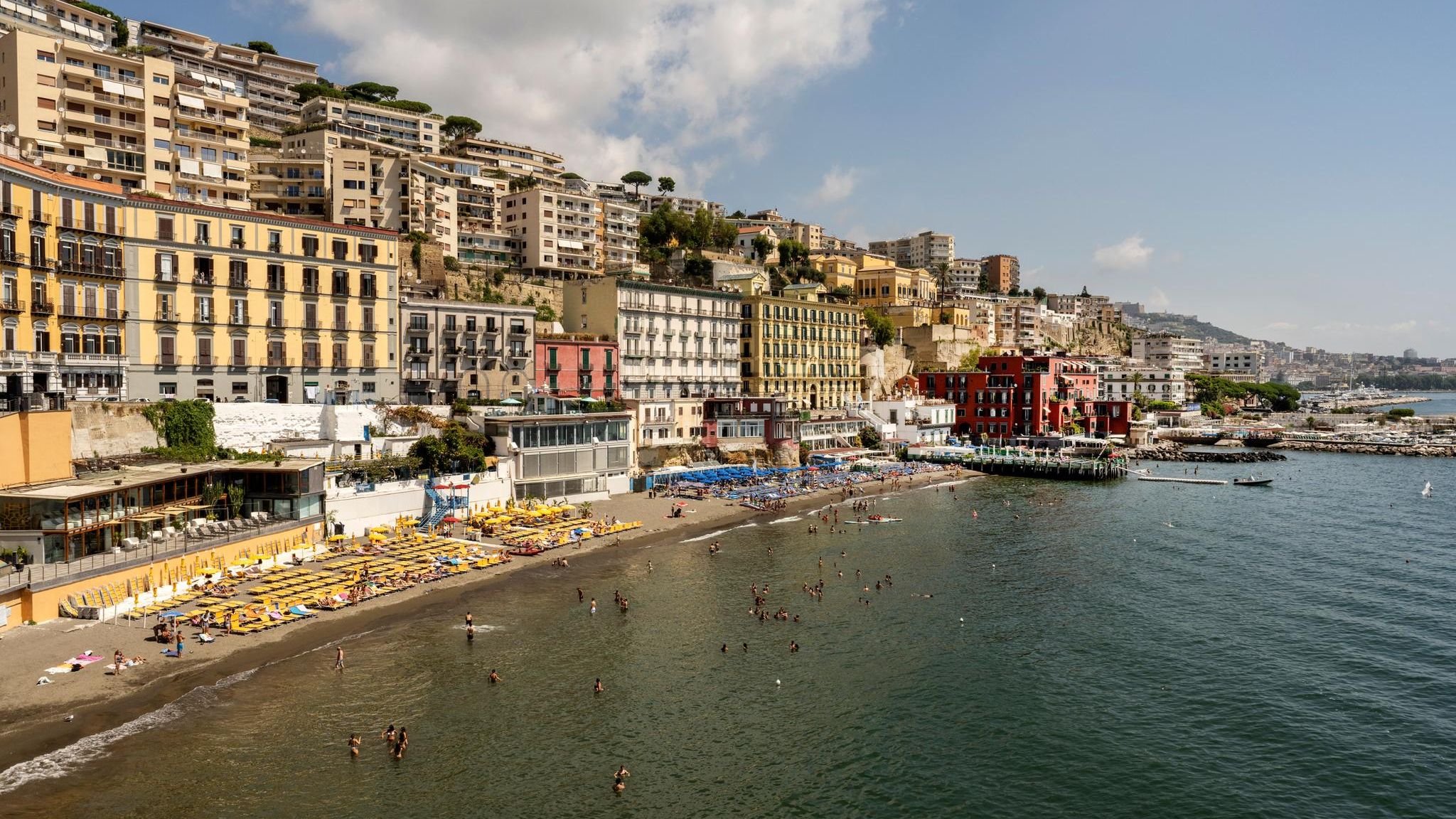 Panorama der Bucht von Posillipo in Italien