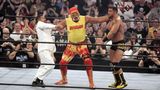Wann genau seine Wrestling-Karriere eigentlich endet, ist schwer zu sagen. Hogan verabschiedet sich immer wieder, um nach einigen Monaten oder Jahren für einzelne Matches zurückzukehren. Doch schon Anfang der 2000er Jahre fällt den Fans auf, dass der "Hulkster" körperlich abbaut. Im Laufe seines Lebens muss er sich zahlreichen Operationen unterziehen: Knie- und Hüftgelenkersatz, Schulter- und Rückenoperationen sowie Eingriffe an Augen und Bauch. Zuletzt war über eine OP an der Halswirbelsäule spekuliert worden