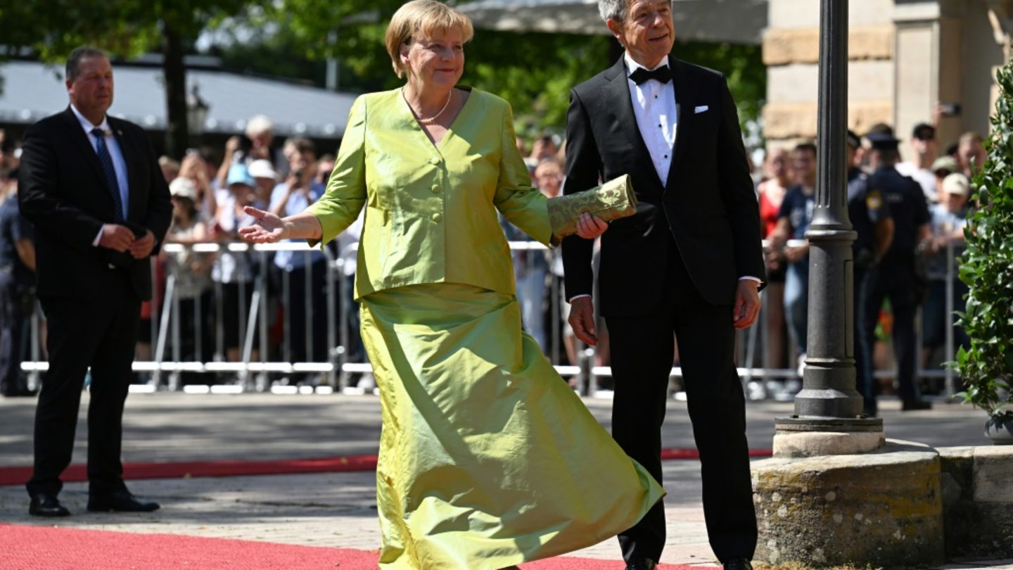 Angela Merkel und Ehemann Joachim Sauer 2022 in Bayreuth