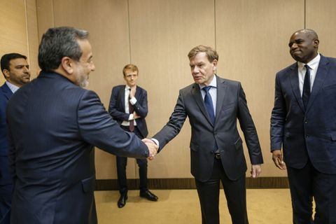 Außenminister Wadephul mit iranischem Kollegen Araghtschi