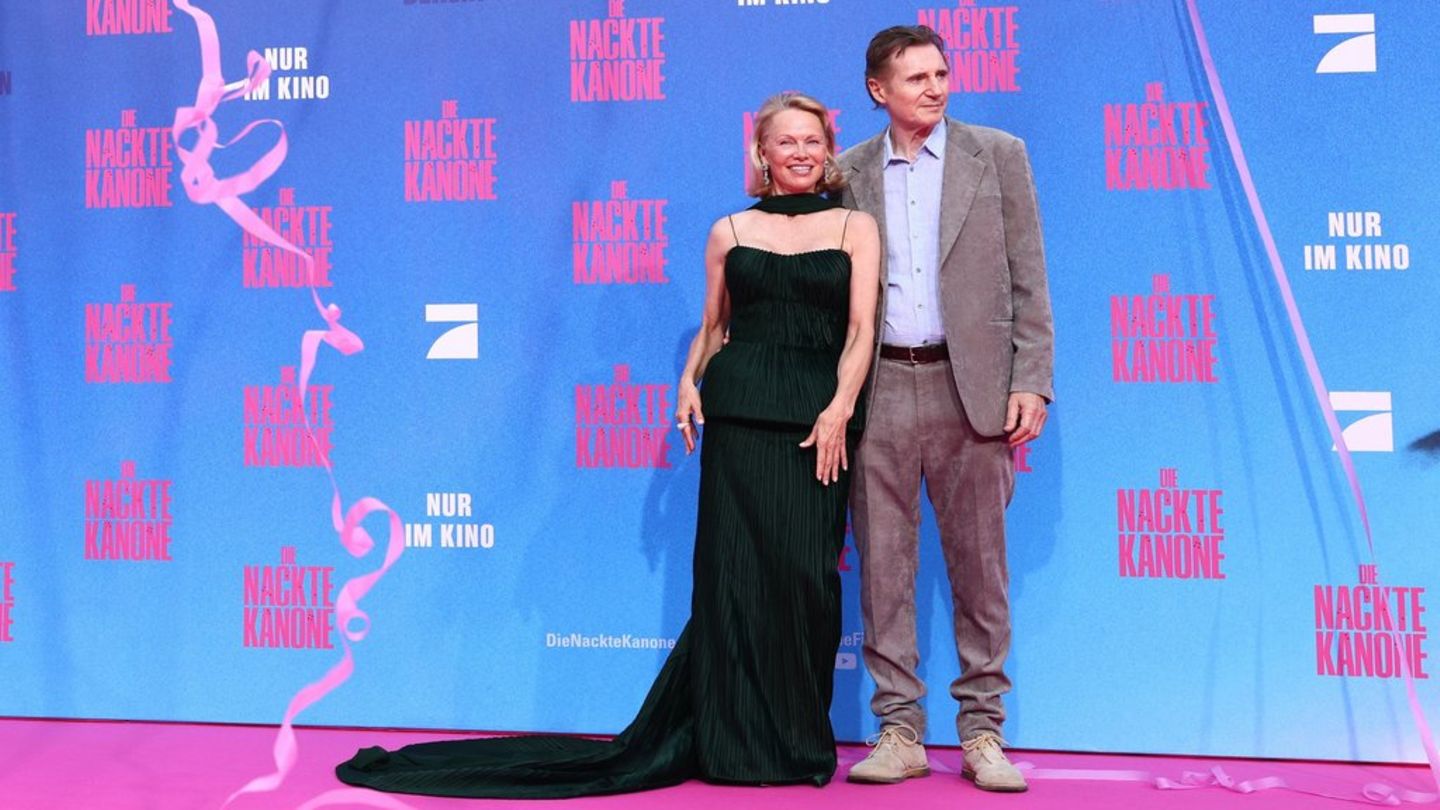 “The naked cannon” Germany premiere: Pamela Anderson and Liam Neeson in Berlin