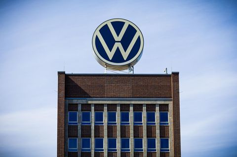 Unter anderem die US-Zölle setzen Europas größtem Autokonzern VW stark zu