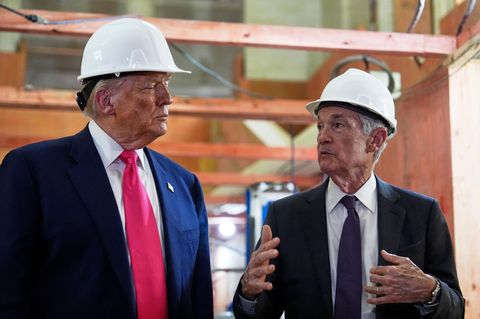 Ziemlich beste Feinde: US-Präsident Donald Trump beim Besuch seines Notenbankchefs Jerome Powell