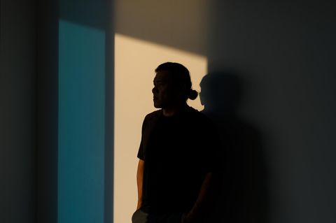 Ein anonymes Portrait einer Person, die wahrscheinlich auch Tiktok nutzt