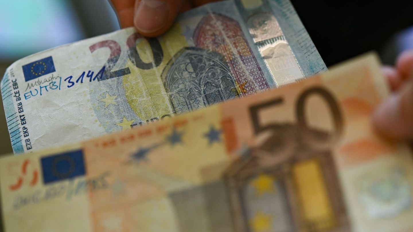 Half -annual statistics: Bundesbank: Consumers prefer common notes