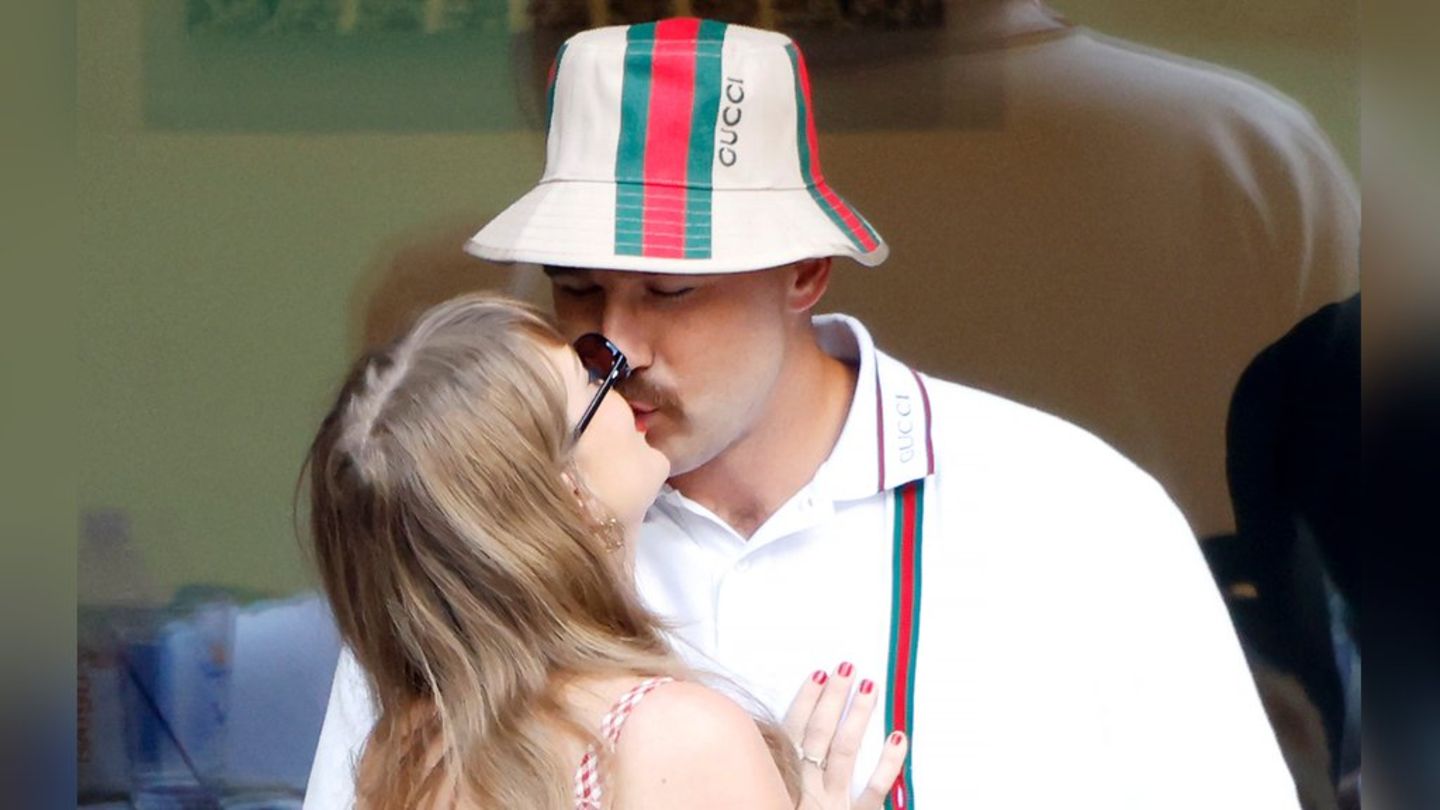 Travis Kelce: He shares the first couple photos with Taylor Swift