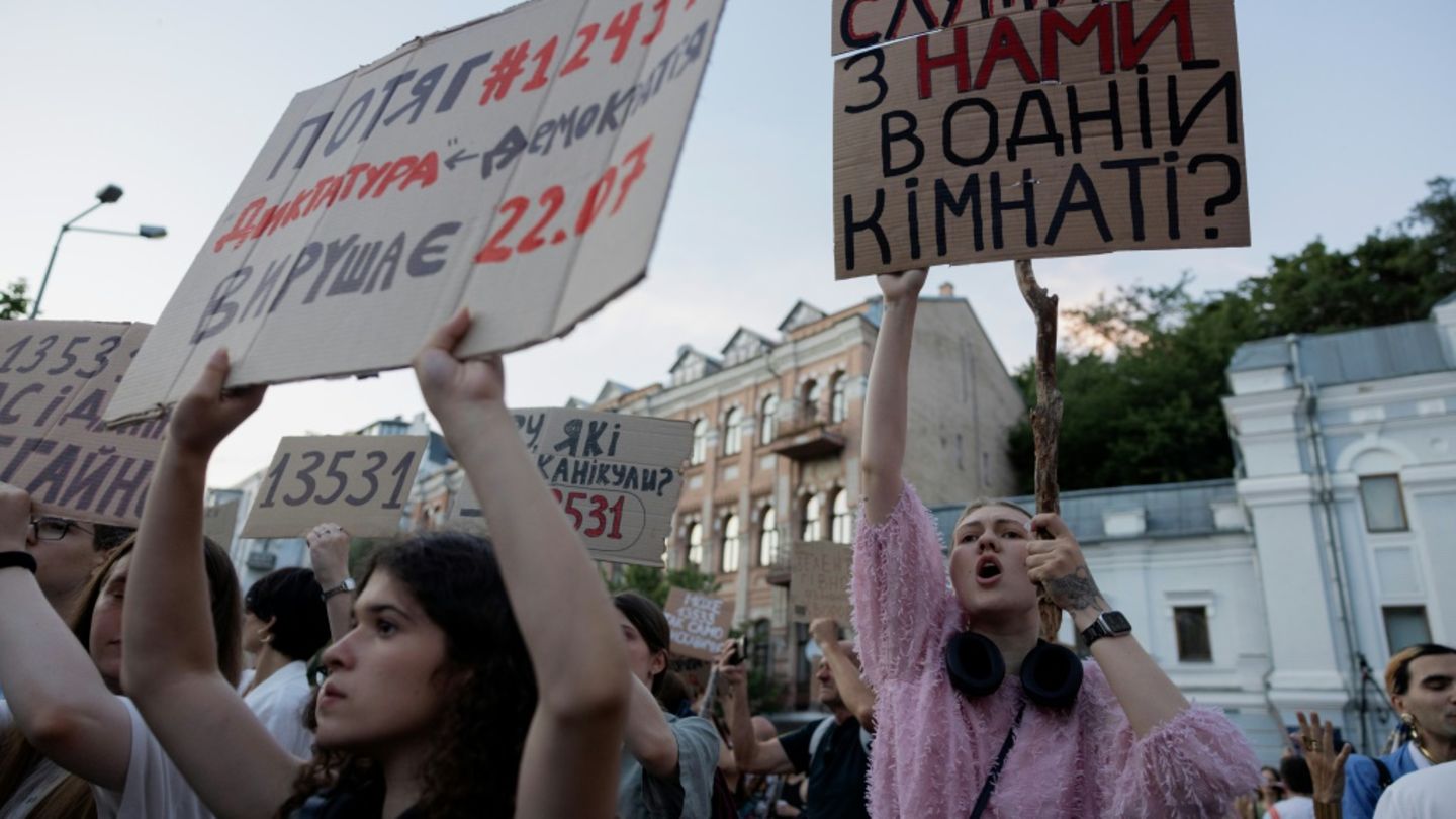 Demonstration in Kiew gegen das Korruptions-Gesetz