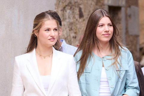 Spaniens Prinzessin Leonor und ihre Schwester Sofía kommen zum Finale der Frauenfußball-EM
