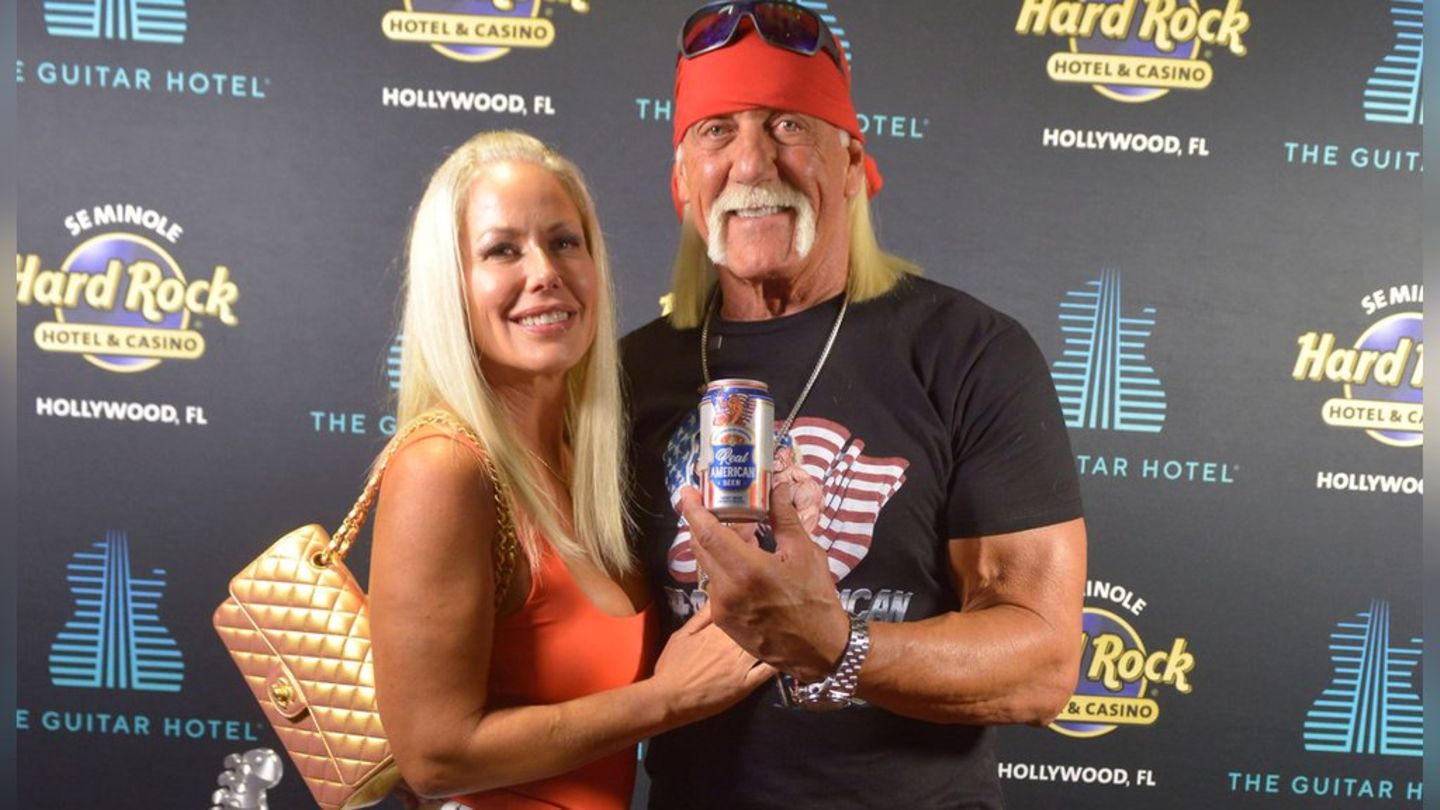 Hulk Hogan’s wife Sky Daily mourns: “I thought we still had time”
