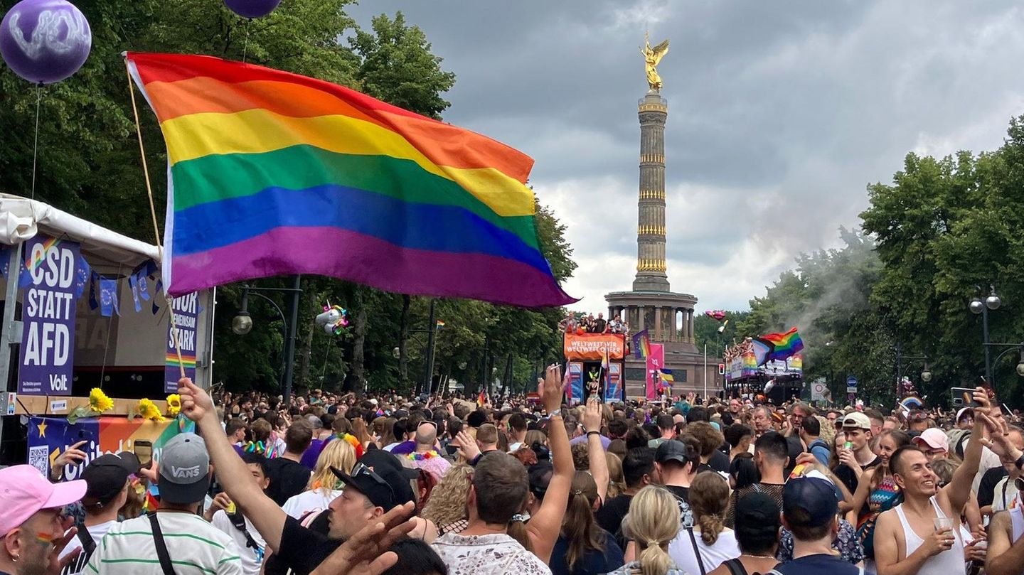 Christopher Street Day: Federal Council has rainbow flag