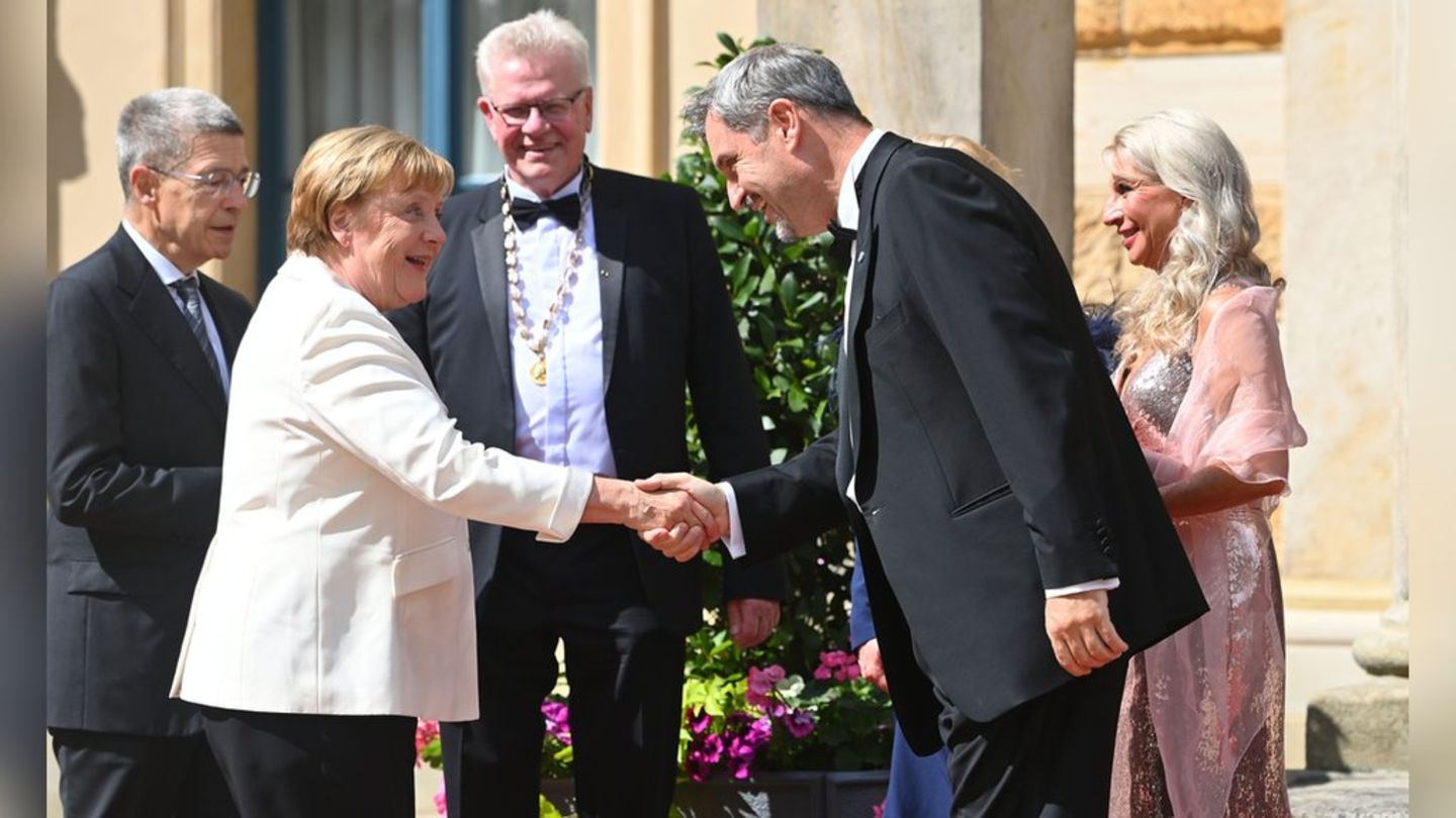 Bayreuth Festival: Söder bowed in front of ex-Chancellor