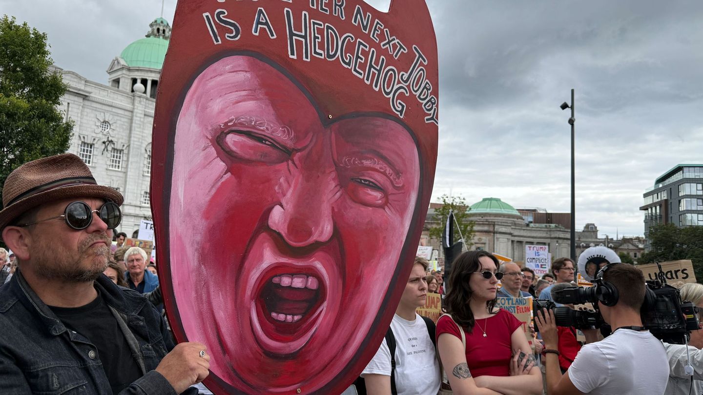 Visit: “Not welcome”: Protests against Trump in Scotland