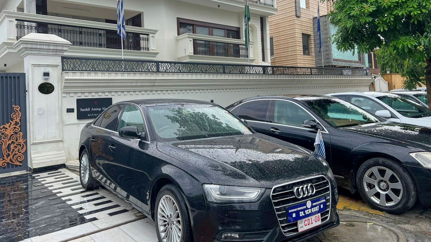 Luxusautos mit gefälschten diplomatischen Nummernschildern – der Mann aus Indien hatte an alles gedacht