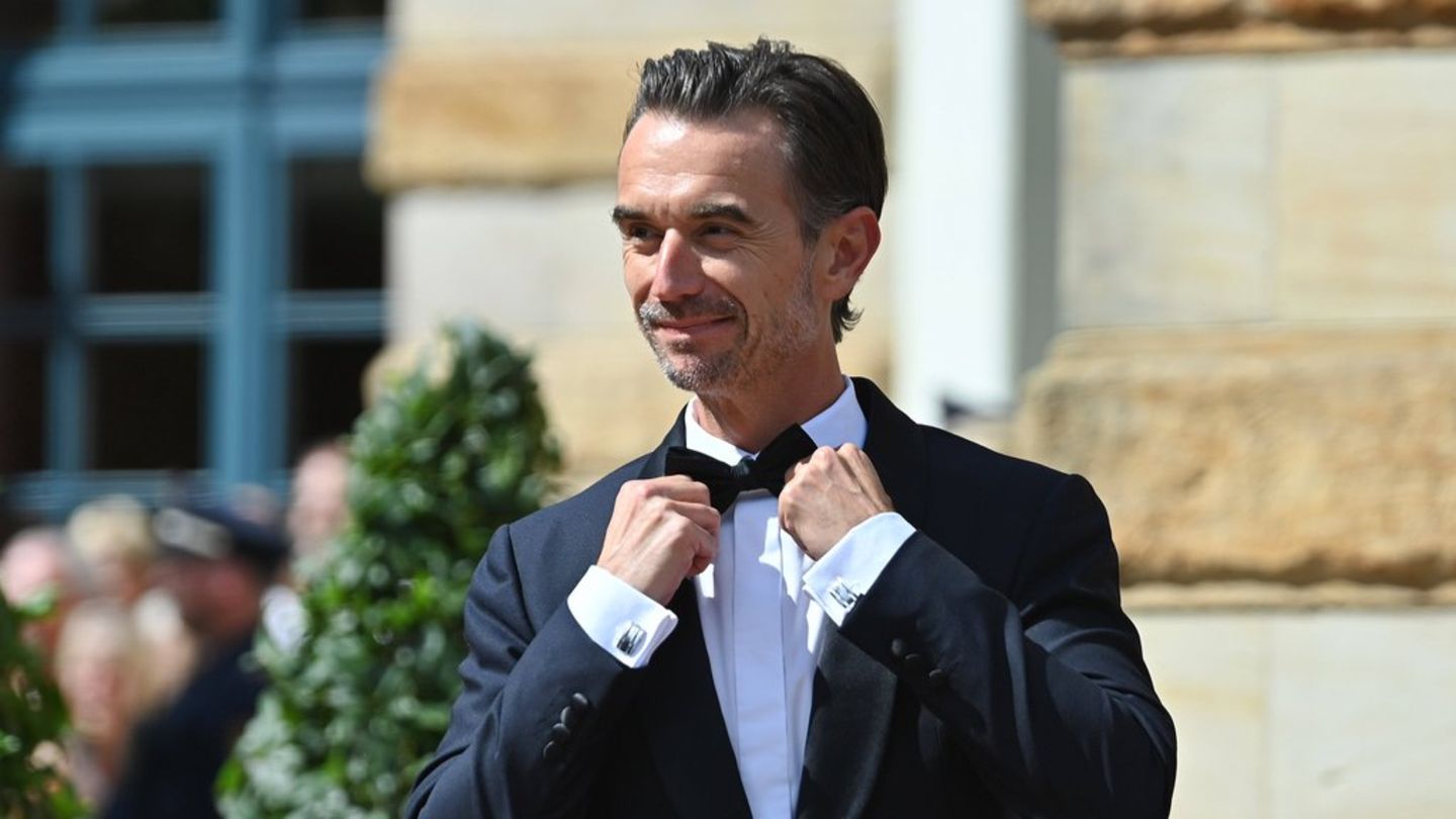 Florian Silbereisen in Bayreuth: from toothbrush breakdown to Merkel photo
