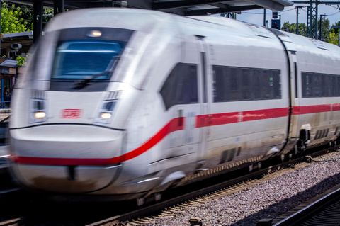 Ein ICE der Deutschen Bahn