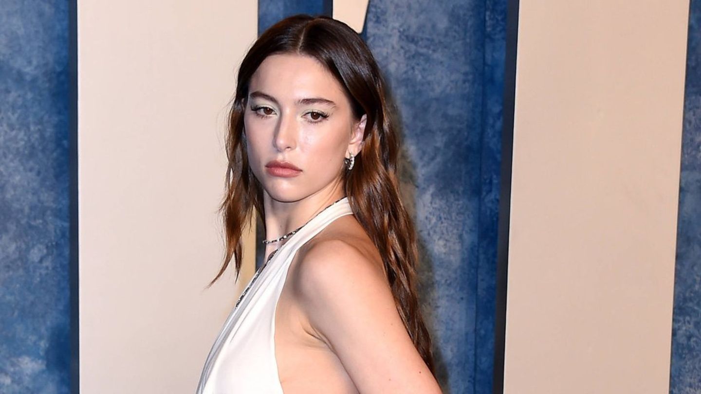 Eve Jobs: Daughter of Steve Jobs married