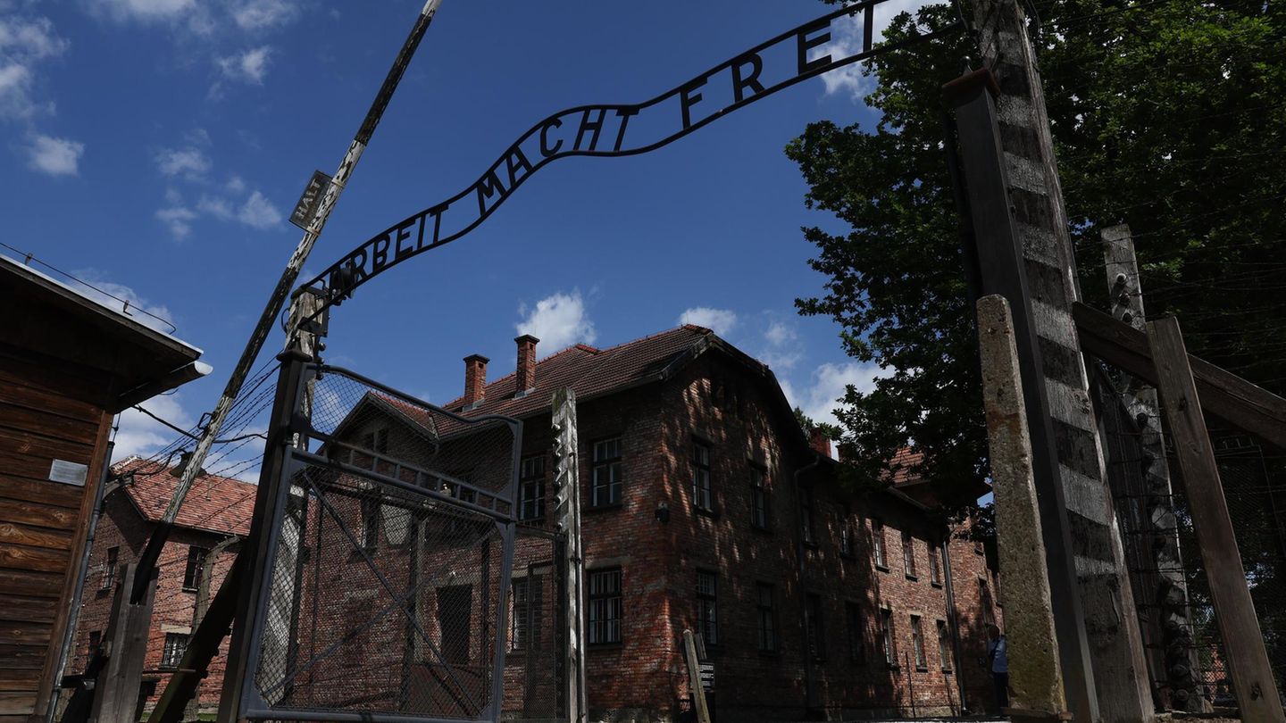 US Republicans shocked with Auschwitz contribution-memorial reacts
