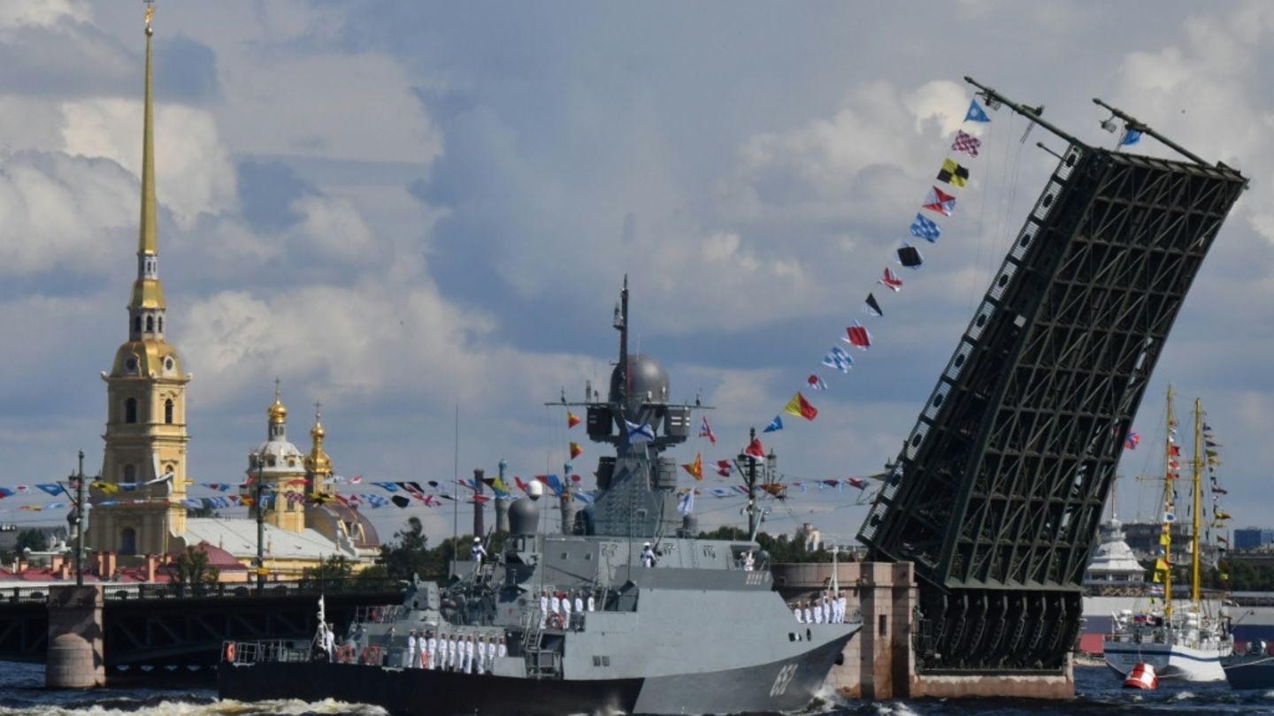 Flottenparade in St. Petersburg im vergangenen Jahr